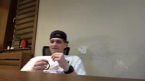 Snapshot of ozilla0699 chatting on 01/12/25, 09:19 ozilla0699 online show from 01/12/25, 09:19