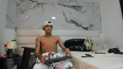 ozuna_hot_ online show from 07/02/26, 11:38