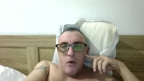 Snapshot of ozzie_male77 chatting on 09/20/25, 07:42 Brian online show from 09/20/25, 07:42