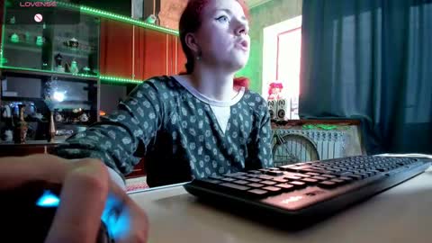 Ella online show from 02/09/25, 01:03