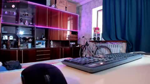 Ella online show from 02/11/25, 06:30