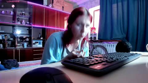 Ella online show from 02/11/25, 01:51