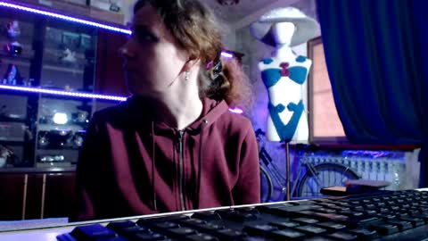 Ella online show from 04/23/26, 06:36