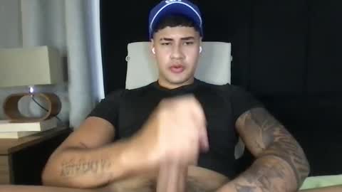 Javi    online show from 01/25/25, 03:40