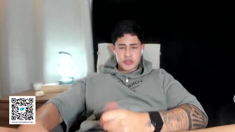 Javi    online show from 10/21/25, 03:51