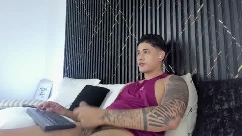 Javi    online show from 03/23/26, 09:13