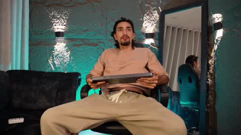 Snapshot of pablo_russoo chatting on 02/22/26, 03:07 pablo online show from 02/22/26, 03:07