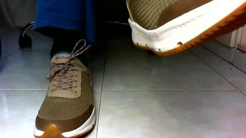 Snapshot of pablomenesssl chatting on 12/23/24, 10:21 Pablo Meness online show from 12/23/24, 10:21