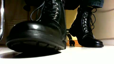 Snapshot of pablomenesssl chatting on 01/05/25, 04:59 Pablo Meness online show from 01/05/25, 04:59