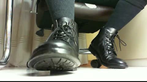 Snapshot of pablomenesssl chatting on 01/07/25, 10:52 Pablo Meness online show from 01/07/25, 10:52