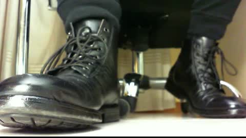 Snapshot of pablomenesssl chatting on 01/08/25, 06:52 Pablo Meness online show from 01/08/25, 06:52