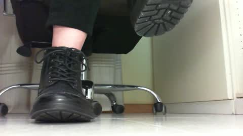 Snapshot of pablomenesssl chatting on 01/17/25, 10:12 Pablo Meness online show from 01/17/25, 10:12