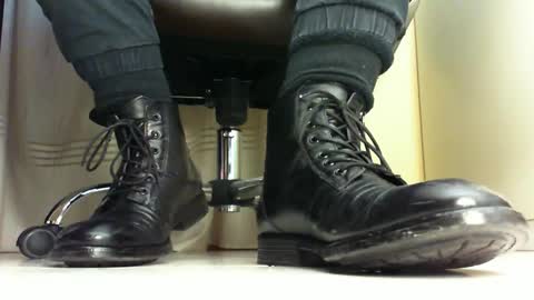 Snapshot of pablomenesssl chatting on 01/19/25, 09:45 Pablo Meness online show from 01/19/25, 09:45