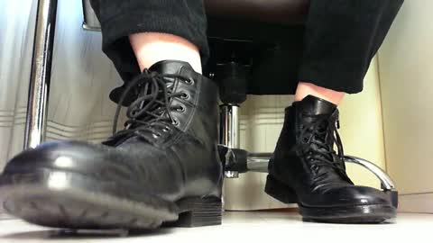 Snapshot of pablomenesssl chatting on 01/27/25, 04:01 Pablo Meness online show from 01/27/25, 04:01