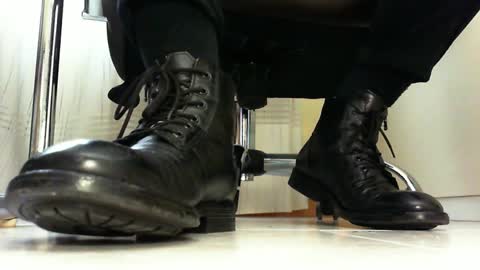 Snapshot of pablomenesssl chatting on 02/17/25, 01:10 Pablo Meness online show from 02/17/25, 01:10