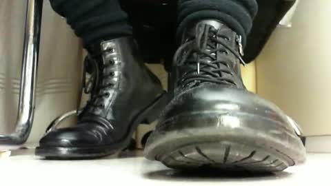 Snapshot of pablomenesssl chatting on 02/17/25, 08:58 Pablo Meness online show from 02/17/25, 08:58