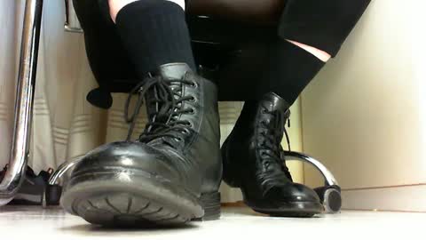 Snapshot of pablomenesssl chatting on 03/10/25, 08:12 Pablo Meness online show from 03/10/25, 08:12