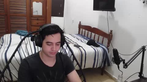 Snapshot of pablomingo chatting on 11/22/25, 12:04 pablomingo online show from 11/22/25, 12:04