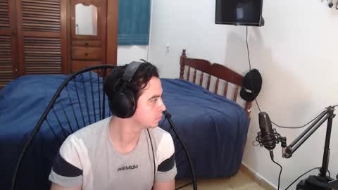 Snapshot of pablomingo chatting on 11/23/25, 10:15 pablomingo online show from 11/23/25, 10:15