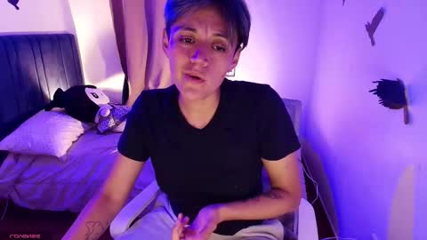 Fernanda online show from 11/17/25, 01:33