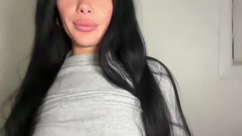 Snapshot of paigemckinnon chatting on 07/14/26, 10:21 paigey xxx link in bio online show from 07/14/26, 10:21