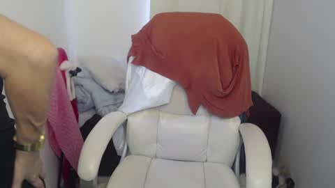 Snapshot of paiper_halliwey_ chatting on 12/03/24, 07:55 paiper online show from 12/03/24, 07:55