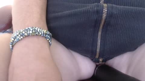 paiperhalliwey online show from 04/15/26, 06:04