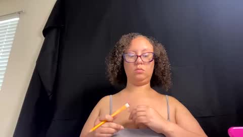 Snapshot of paisleehaze chatting on 12/16/24, 07:32 Paislee Haze online show from 12/16/24, 07:32