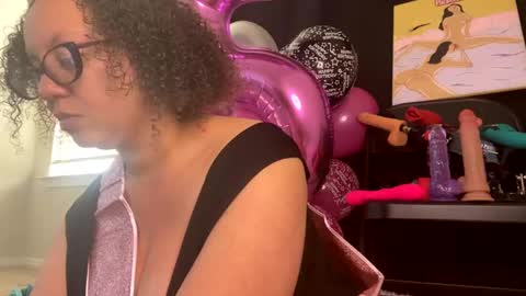 Snapshot of paisleehaze chatting on 12/19/24, 04:35 Paislee Haze online show from 12/19/24, 04:35