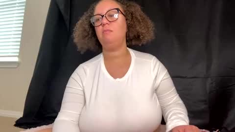 Snapshot of paisleehaze chatting on 01/08/25, 04:54 Paislee Haze online show from 01/08/25, 04:54