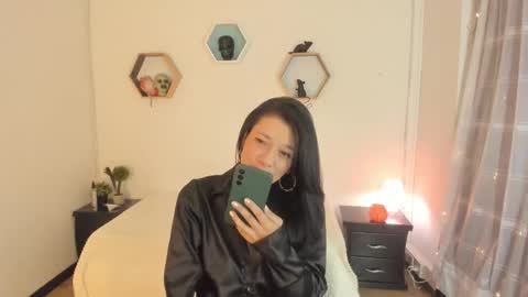 Paloma  online show from 10/20/25, 08:31