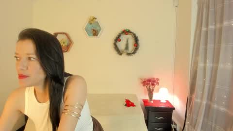 Paloma  online show from 12/14/25, 08:35