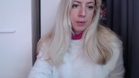 Snapshot of pam_fans chatting on 12/15/25, 08:18 BABE online show from 12/15/25, 08:18