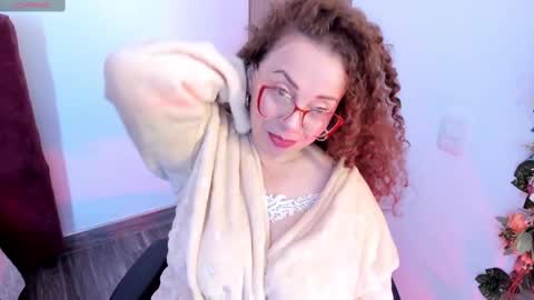 Snapshot of pam_hills chatting on 03/11/25, 04:07 You can call me Mommy Goddess Queen online show from 03/11/25, 04:07