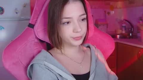 Snapshot of pambeeslyy chatting on 05/01/26, 06:12 Pam online show from 05/01/26, 06:12