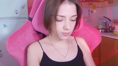 Snapshot of pambeeslyy chatting on 06/04/26, 11:38 Pam online show from 06/04/26, 11:38