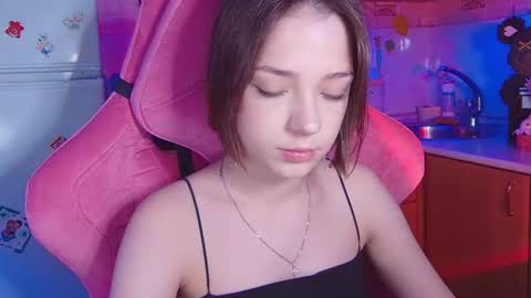 Snapshot of pambeeslyy chatting on 07/13/26, 05:27 Pam online show from 07/13/26, 05:27