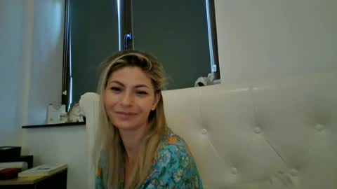 Snapshot of pamela051087 chatting on 06/16/26, 04:31 Pamela051087 online show from 06/16/26, 04:31