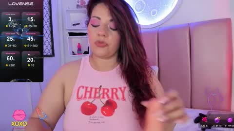 Snapshot of pamela_dimantis_ chatting on 10/27/25, 02:59 Pamela online show from 10/27/25, 02:59