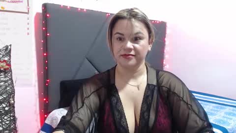 pamela_echeverria online show from 12/17/25, 10:21