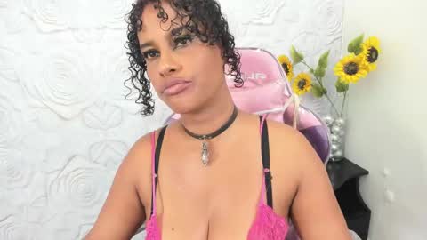 Snapshot of pamela_guzmaan_ chatting on 12/13/24, 08:15 PAMELA online show from 12/13/24, 08:15