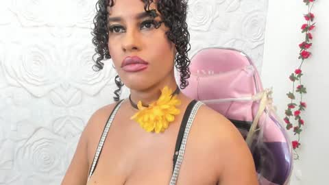 Snapshot of pamela_guzmaan_ chatting on 02/05/25, 05:20 PAMELA online show from 02/05/25, 05:20