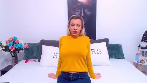 PAMEL ISSY online show from 02/03/25, 01:08