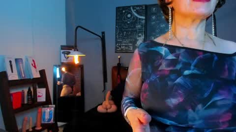 pamela_mature41 online show from 04/22/26, 04:26