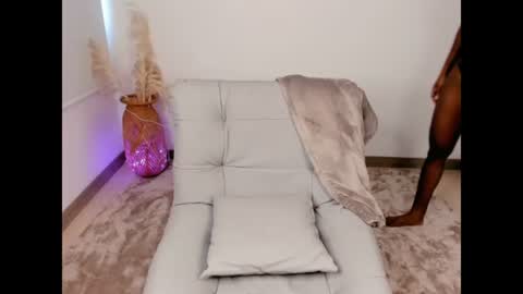 Snapshot of pamela_zaens2 chatting on 06/20/26, 01:03 Pamela online show from 06/20/26, 01:03