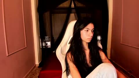 Snapshot of pamelaascott chatting on 07/08/26, 04:06 P A M online show from 07/08/26, 04:06