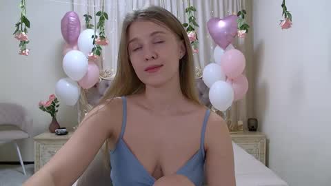 Snapshot of pamelablair chatting on 02/18/25, 04:26 Pamela Blair online show from 02/18/25, 04:26