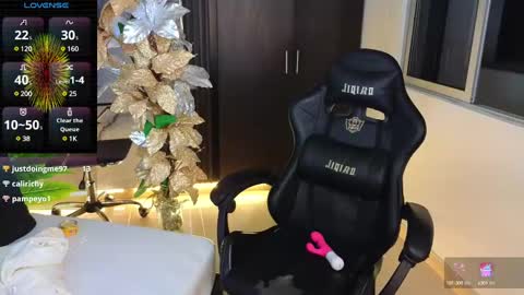 Paola online show from 12/21/24, 01:36