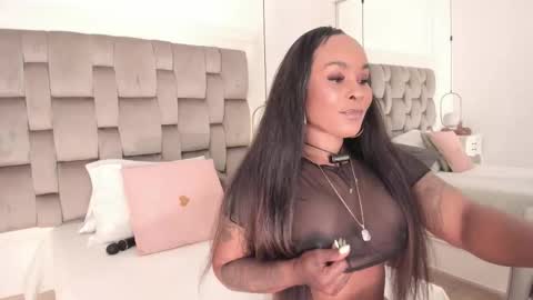 Snapshot of pamelamendez_ chatting on 10/25/25, 03:58 Pamela online show from 10/25/25, 03:58