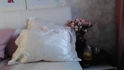 Pamella online show from 12/14/25, 09:25